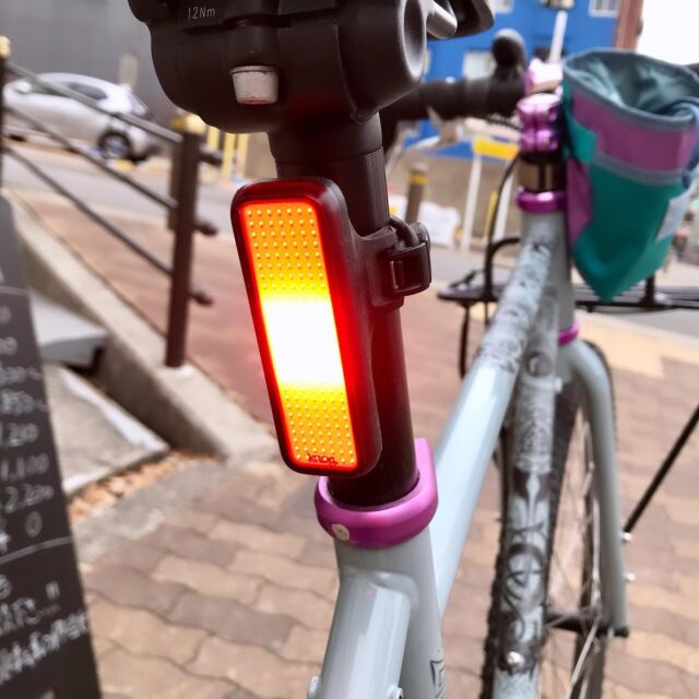 日が暮れるのが早くなるにつれ重要度が増すリアライト。
付けているのと付けていないのとでは車からの視認性は全然違ってきます。
安全性は勿論、カッコいいヤツも色々揃ってます！
#parksidebicycles #knog #koma #light #bikelights #bicycle #bicycleshop #bicycleaccessories #大阪 #玉造 #谷町四丁目 #谷町六丁目 #森ノ宮 #上本町 #真田山 #清水谷 #自転車 #自転車屋 #自転車修理
